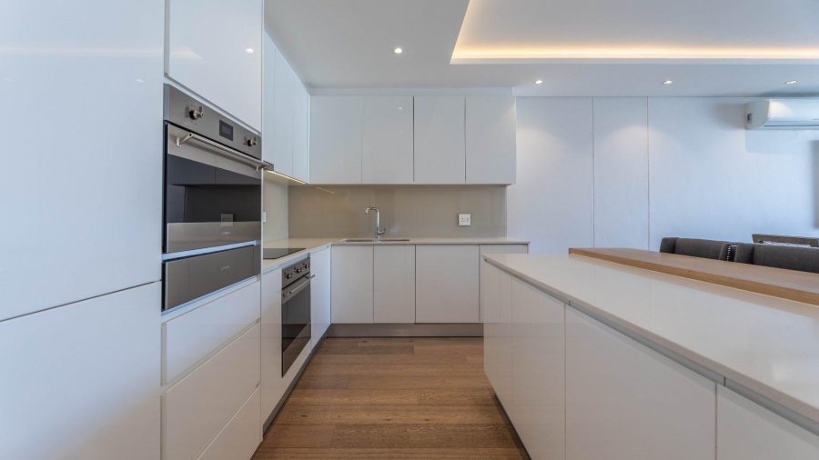2 Bedroom Property for Sale in Sea Point Western Cape